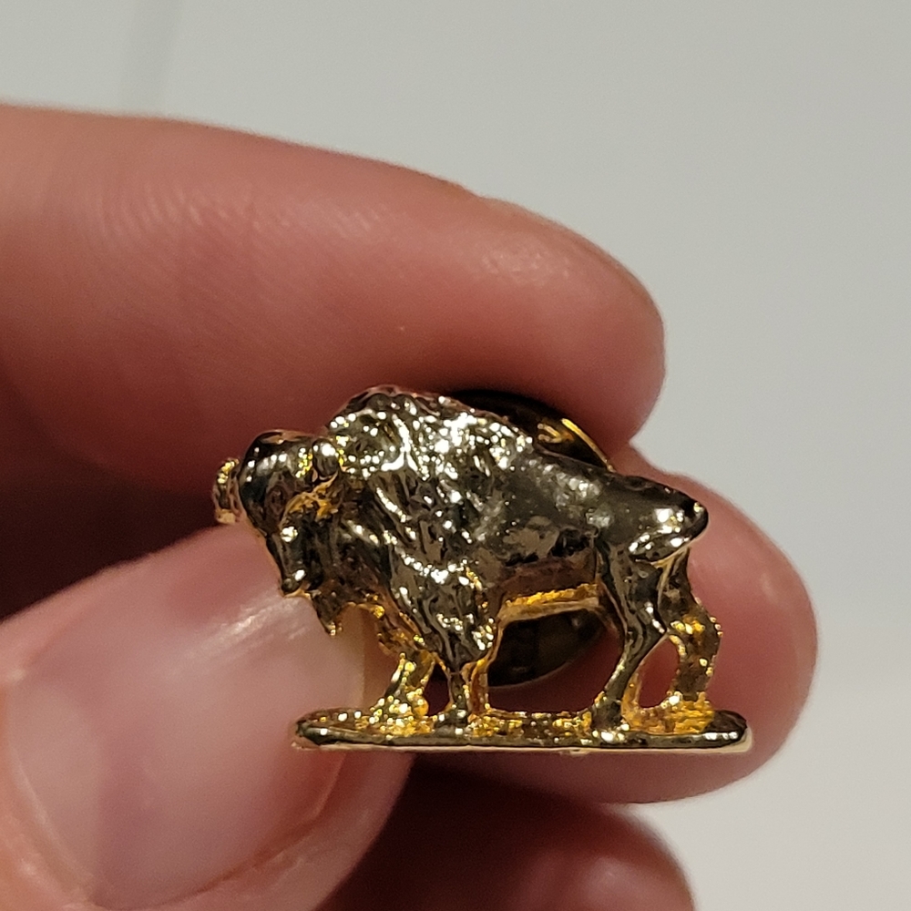 Gold Tone Buffalo Animal Lapel Pin Tie Hat